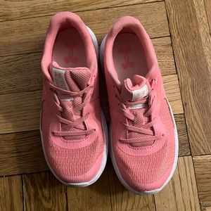 Girls Under Armour sneakers - worn once indoors